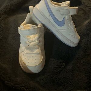 Nike Kids White and Light Blue Sneakers